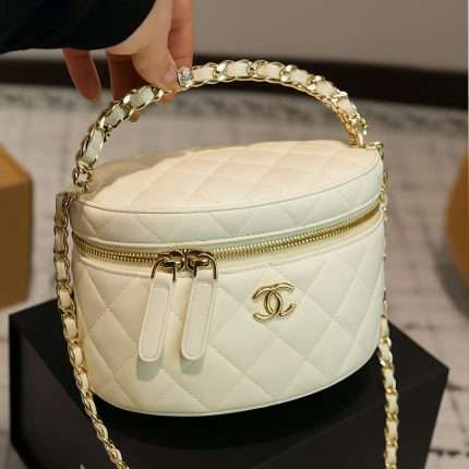 Chanel White Bag 17.5x11x12cm
