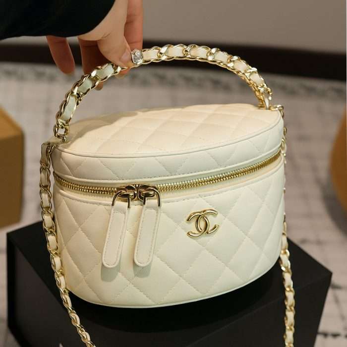Chanel White Bag 17.5x11x12cm