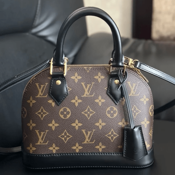 Louis Vuitton Alma Luxury Bag 23cm Monogram