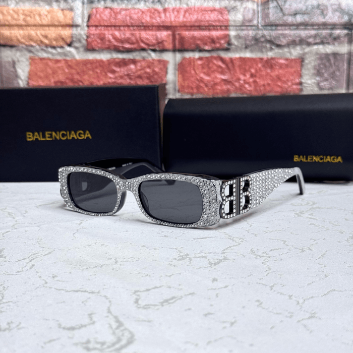 Women's Dynasty Rectangle Sunglasses in Black