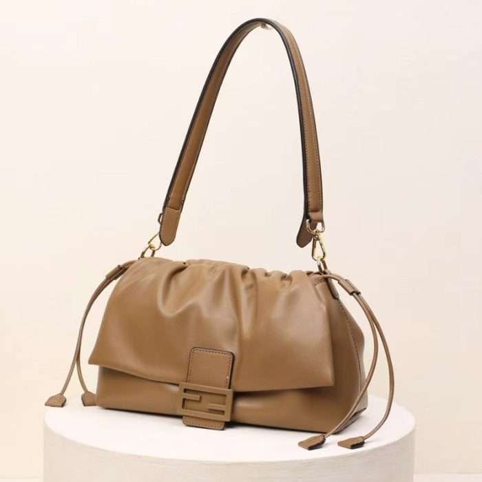 Fendi Mamma Baguette Taupe