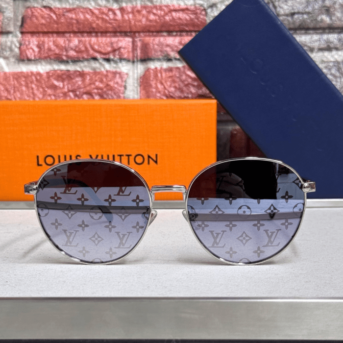Louis Vuitton Conspiration Monogram Photochromique Pilote Sunglasses Dark Grey