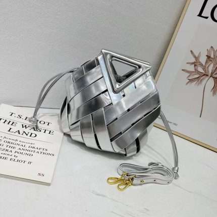 Bottega Veneta Crossbody Bucket Hand Bag With 23x17x25cm Silver