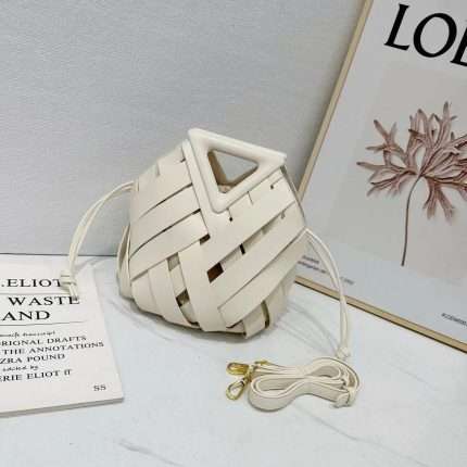 Bottega Veneta Crossbody Bucket Hand Bag With 23x17x25cm White