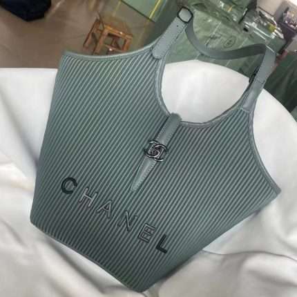 Chanel Women's Shoulder Hand Bag Green